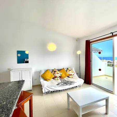 Modern Apartment, Wifi, Pool, Beach, Tenerife South Lägenhet