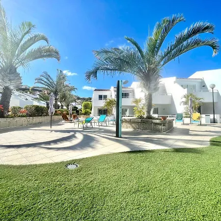 Modern Apartment, Wifi, Pool, Beach, Tenerife South Lägenhet *
