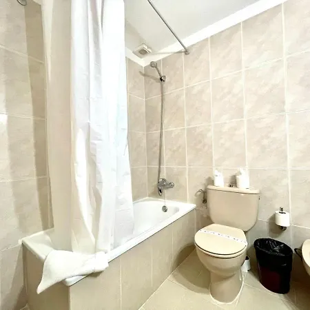Modern Apartment, Wifi, Pool, Beach, Tenerife South Lägenhet