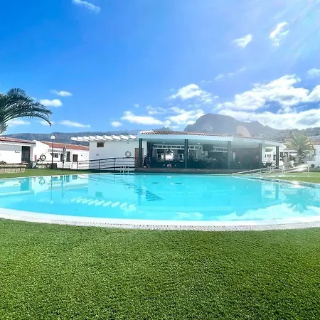 Modern Apartment, Wifi, Pool, Beach, Tenerife South شقة أذيخي