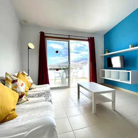 Modern Apartment, Wifi, Pool, Beach, Tenerife South شقة أذيخي