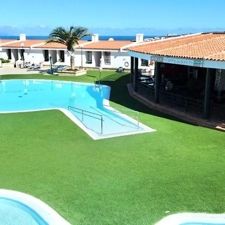 Modern Apartment, Wifi, Pool, Beach, Tenerife South شقة أذيخي
