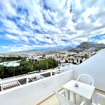 Modern Apartment, Wifi, Pool, Beach, Tenerife South أذيخي