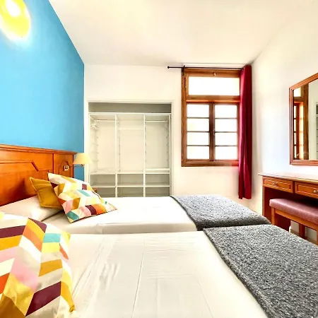 Modern Apartment, Wifi, Pool, Beach, Tenerife South أذيخي
