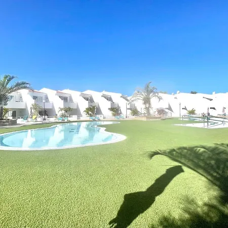 Modern Apartment, Wifi, Pool, Beach, Tenerife South * أذيخي